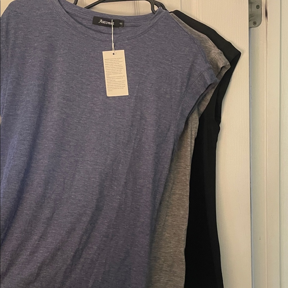 Set of three Short sleeves Tees in Blue, Gray & Black